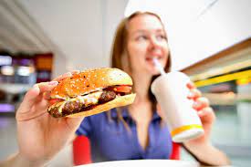 A junk food diet 1 - Una dieta a base di cibo spazzatura può causare danni a lungo termine al cervello degli adolescenti